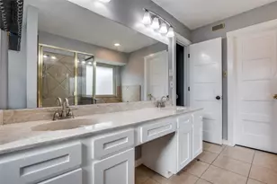 1017 Meadow Creek Dr, Lancaster, TX 75146 - Photo 17