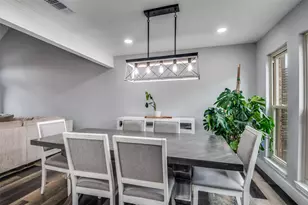 1017 Meadow Creek Dr, Lancaster, TX 75146 - Photo 7