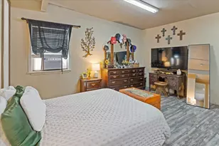 1320 Laredo Dr, Granbury, TX 76048 - Photo 13