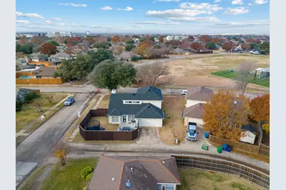 2000 Greenview Drive, Carrollton, TX 75010 - Photo 29