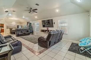 3934 Harlingen St, Dallas, TX 75212 - Photo 5