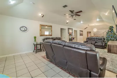 3934 Harlingen Street, Dallas, TX 75212 - Photo 3