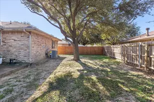 649 Moss Rose Ct, Dallas, TX 75217 - Photo 3