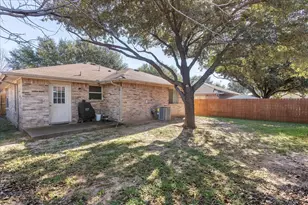 649 Moss Rose Ct, Dallas, TX 75217 - Photo 5