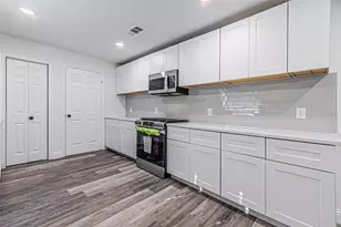 2976 Mark Twain Dr, Farmers Branch, TX 75234 - Photo 15