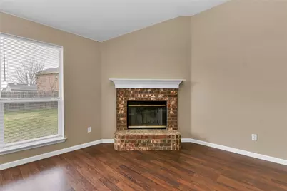 324 Kingfisher Lane, Arlington, TX 76002 - Photo 3