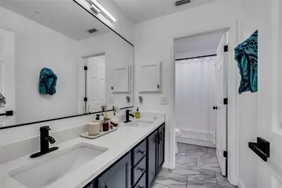 409 Baldwin Street, Grand Prairie, TX 75052 - Photo 23