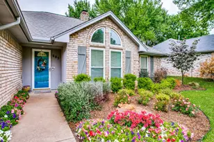 605 Oak Ln, Grapevine, TX 76051 - Photo 7