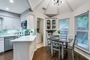 605 Oak Ln, Grapevine, TX 76051 - Photo 11