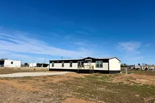 215 Salt Grass Cir, Poolville, TX 76487 - Photo 3