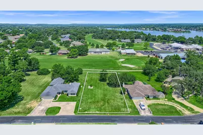 822 Kiowa Drive W, Lake Kiowa, TX 76240 - Photo 1