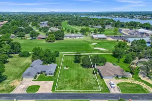 822 Kiowa Dr W, Lake Kiowa, TX 76240 - Photo 1