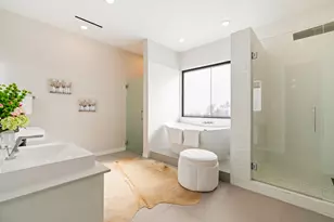 10225 Betty Jane Ln, Dallas, TX 75229 - Photo 17