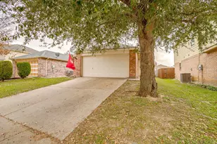 6612 Meadow Way Ln, Fort Worth, TX 76179 - Photo 3
