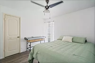 2706 Meadow Bluff Lane, Dallas, TX 75237 - Photo 21