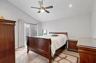 2706 Meadow Bluff Ln, Dallas, TX 75237 - Photo 15