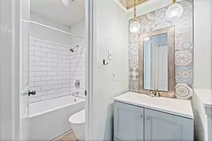 2706 Meadow Bluff Ln, Dallas, TX 75237 - Photo 19