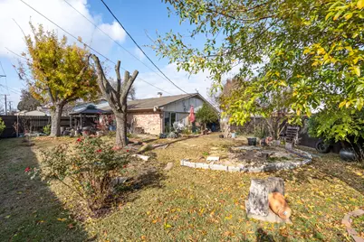 2706 Meadow Bluff Lane, Dallas, TX 75237 - Photo 27