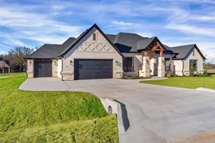 2408 Candlestick Dr, Granbury, TX 76049 - Photo 3