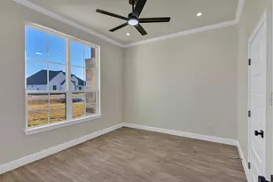 2408 Candlestick Dr, Granbury, TX 76049 - Photo 31