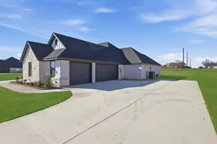 2005 Forest Bridge Dr, Azle, TX 76020 - Photo 5