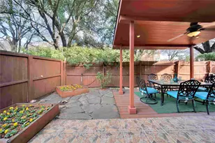 9352 Riverwalk Ln, Irving, TX 75063 - Photo 39