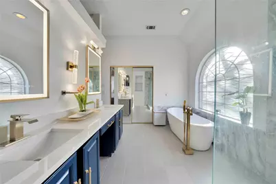 9352 Riverwalk Lane, Irving, TX 75063 - Photo 33