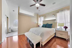 9352 Riverwalk Ln, Irving, TX 75063 - Photo 31