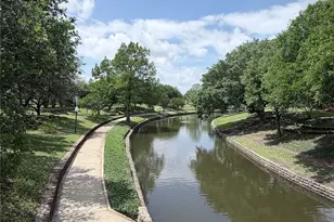 9352 Riverwalk Ln, Irving, TX 75063 - Photo 3