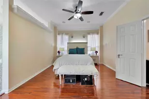 9352 Riverwalk Ln, Irving, TX 75063 - Photo 29