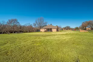 100 San Chez Dr, Lake Kiowa, TX 76240 - Photo 35