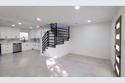 2410 E Bayshore Drive, Dickinson, TX 77539 - Photo 1