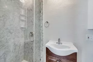 214 Jennifer Ln, Arlington, TX 76002 - Photo 17