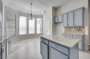 214 Jennifer Ln, Arlington, TX 76002 - Photo 9