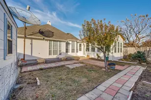 214 Jennifer Ln, Arlington, TX 76002 - Photo 21