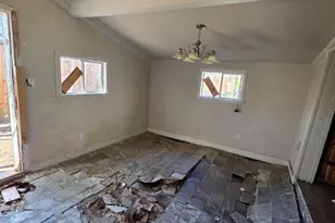 213 S 6th St, Sanger, TX 76266 - Photo 5