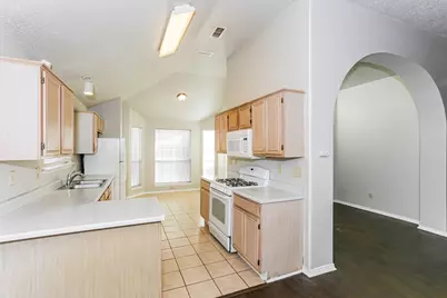 5309 Tennis Villa Drive, Arlington, TX 76017 - Photo 9