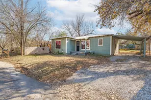 1090 W Elm St, Stephenville, TX 76401 - Photo 3