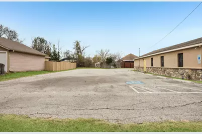 1734 Nomas Street, Dallas, TX 75212 - Photo 1