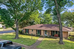 3483 Navajo Cir, Dallas, TX 75224 - Photo 3