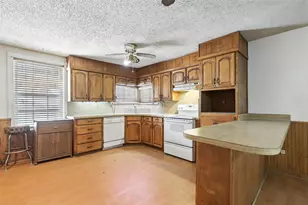 221 E 7th St, Weatherford, TX 76086 - Photo 15