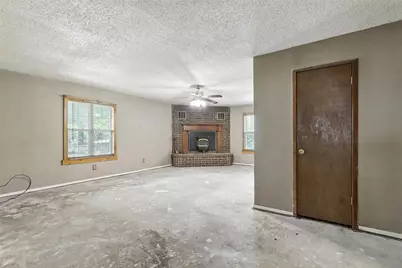 221 E 7th Street, Weatherford, TX 76086 - Photo 9