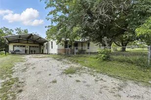 221 E 7th St, Weatherford, TX 76086 - Photo 1