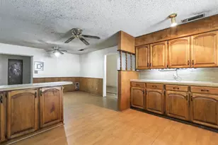 221 E 7th St, Weatherford, TX 76086 - Photo 13