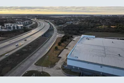 901 NW 19th Street, Grand Prairie, TX 75050 - Photo 17