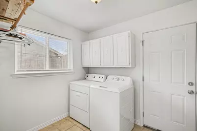 2421 Parkwood Drive, Grand Prairie, TX 75050 - Photo 25