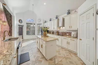 547 Breton Drive, Grand Prairie, TX 75052 - Photo 3