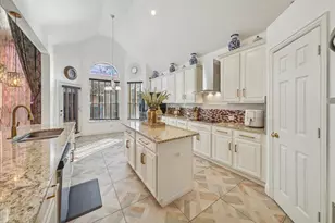 547 Breton Dr, Grand Prairie, TX 75052 - Photo 1