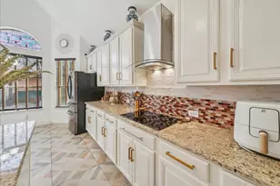 547 Breton Dr, Grand Prairie, TX 75052 - Photo 5