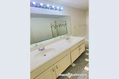 1056 Wood Brook Drive, Grand Prairie, TX 75052 - Photo 15